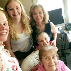 Meet your Posher, Corinne